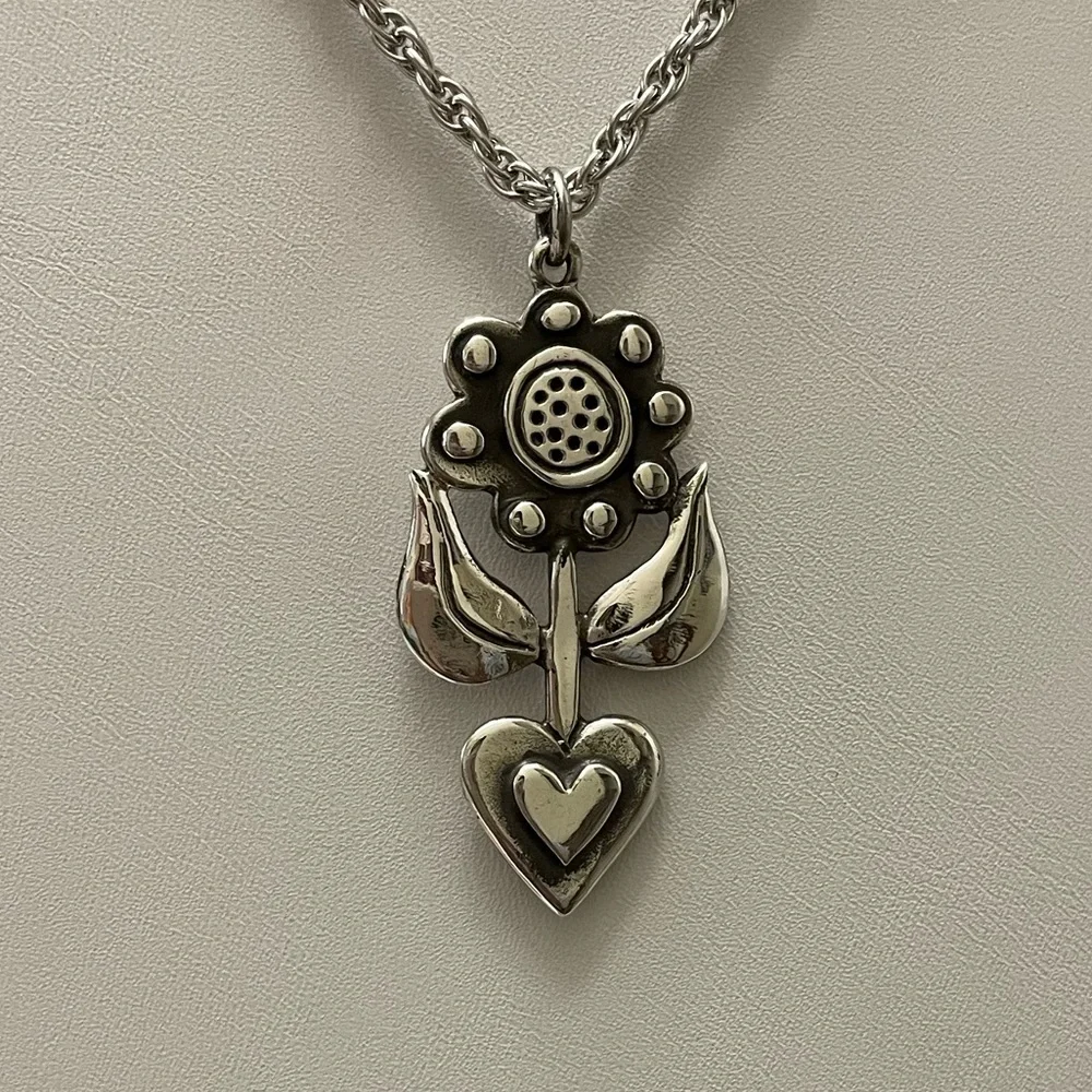 James Avery Rare Retired Melissa Flower 🌻 Pendant - Picture 2 of 5